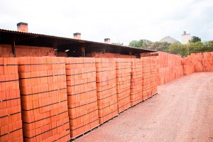 VAI CONSTRUIR UMA CASA, COMPRE TIJOLOS DIRETO DA FÁBRICA, NA CERÂMICA MÔNACO