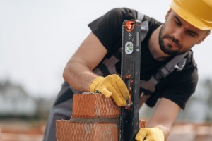 ferramentas para um pedreiro profissional